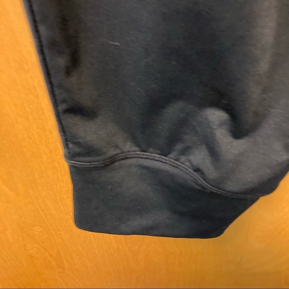 FABLETICS Sz M Jersey Knit Crop Capri Pleated  Front Athletic Pants - Picture 2 of 5